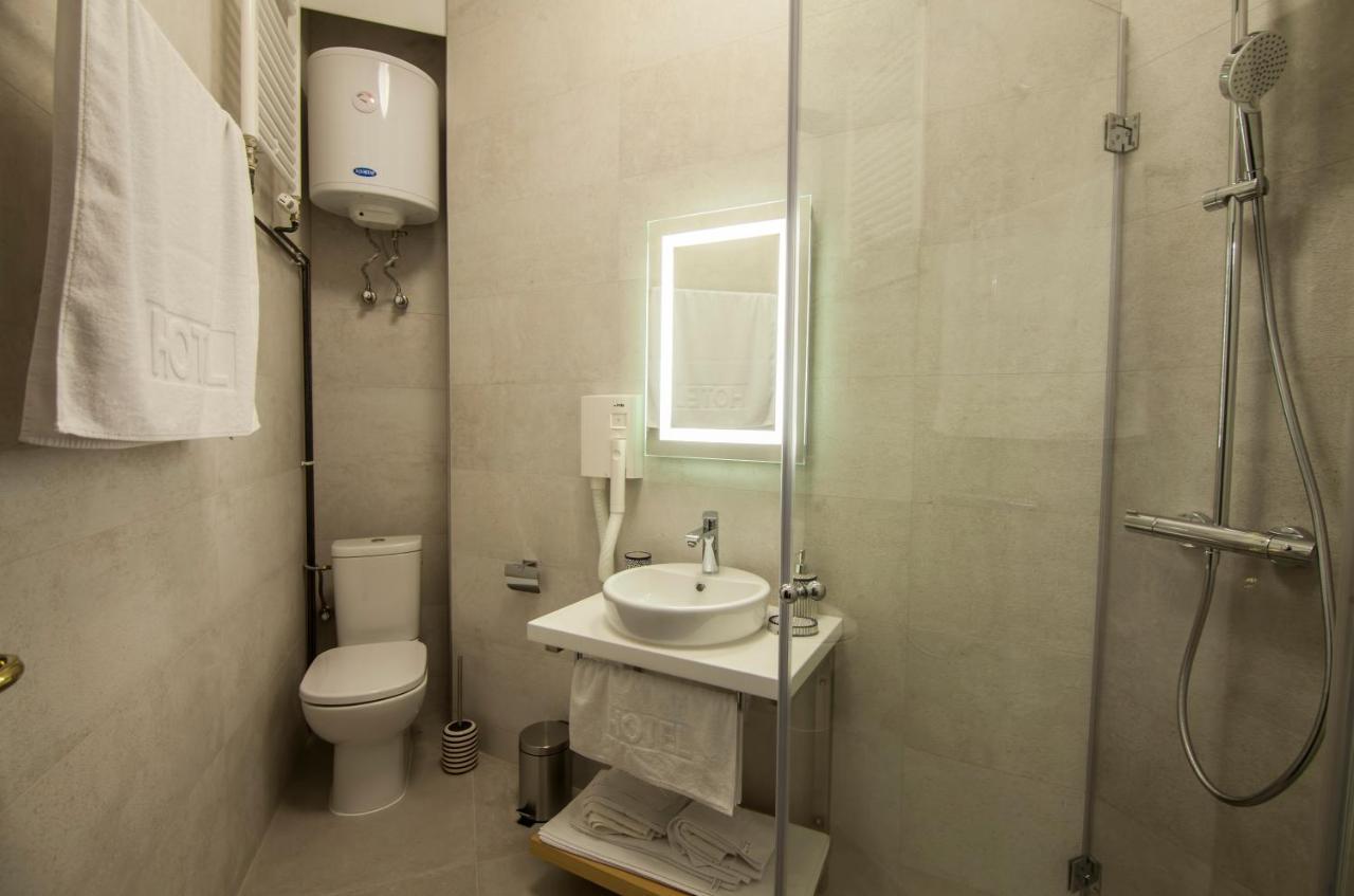 Hotel Balkan Centar Bijeljina Exteriör bild